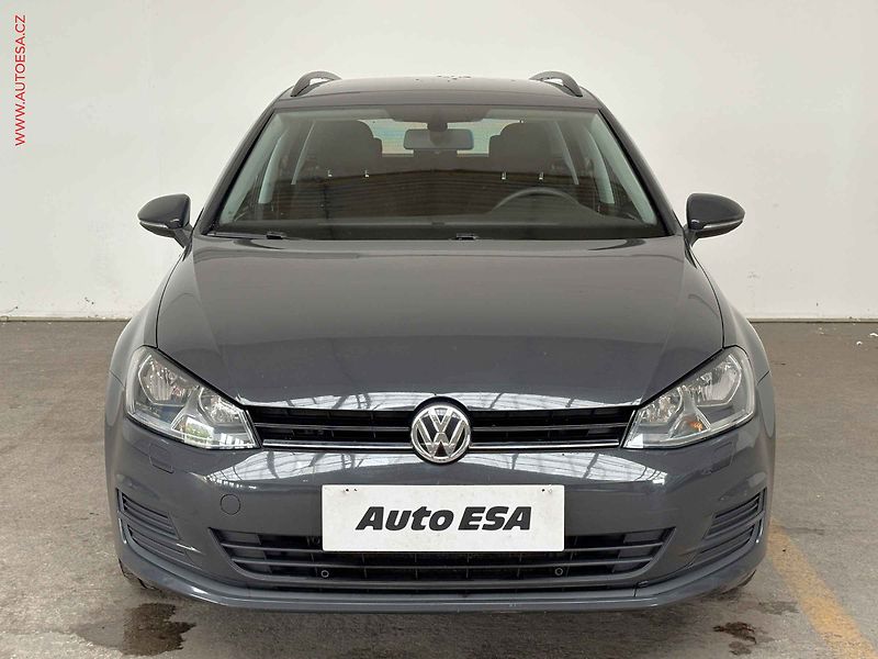 Volkswagen Golf (2015) 1.6TDi, 1.maj, AC, navi - fotka 2 z 15