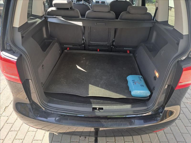 Volkswagen Touran 1,6 TDI Comfortline - fotka 36 z 43
