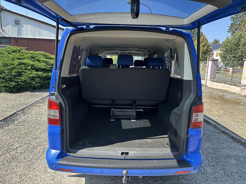 Volkswagen Caravelle (2005) 2.5 TDI 128kw 4x4 8 míst - fotka 8 z 16