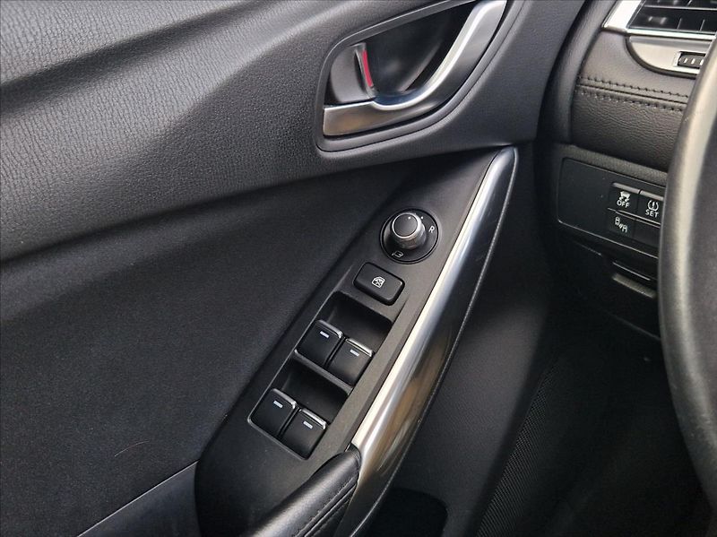Mazda 6 2,2 D SKYACTIVE, VÝHŘEV NOSIČ - fotka 41 z 42