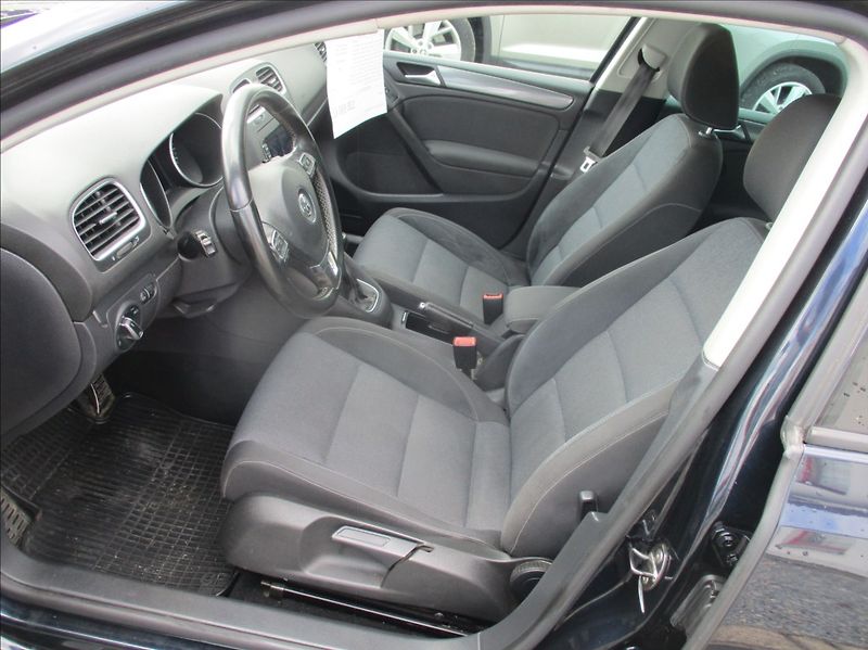 Volkswagen Golf 1,4 TSI, digi klima, servis, - fotka 13 z 28