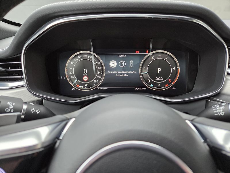 Jaguar F-Pace D300 ED90th HUD PANO ZÁR-2030 - fotka 24 z 48