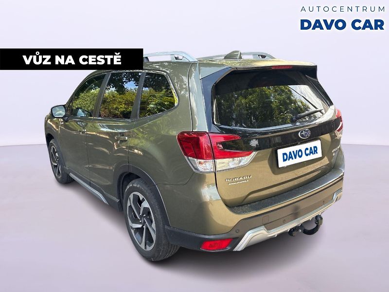 Subaru Forester 2,0 e-Boxer 110kW Executive CZ - fotka 2 z 43