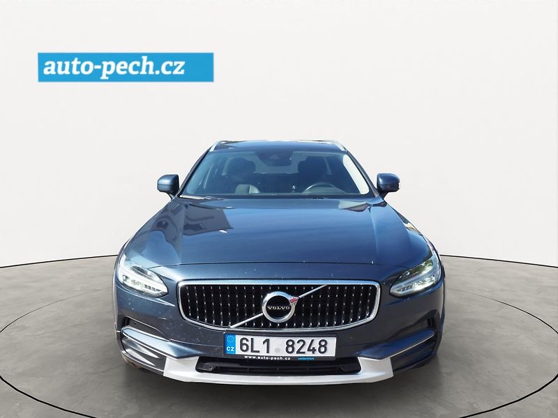 Volvo V90 (2018) D5, 173 kW, AWD, AT - fotka 6 z 46