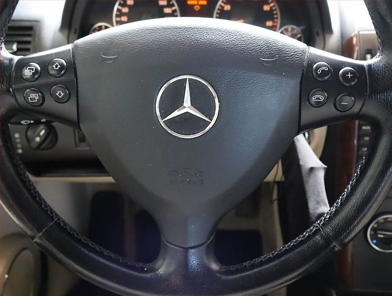 Mercedes-Benz Třídy A (2005) A 170 , Klima, rezervace - fotka 17 z 17