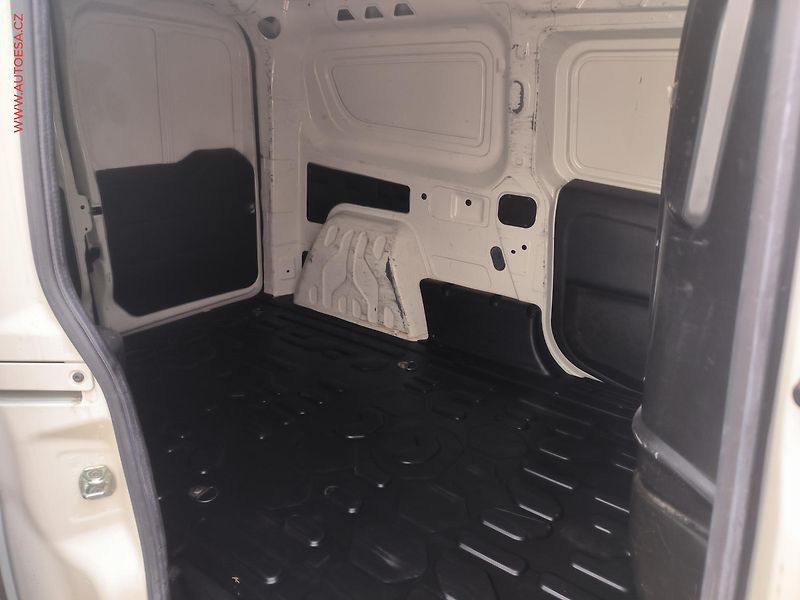 Opel Combo (2016) 1.6CDTi MAXi, ČR - fotka 9 z 19