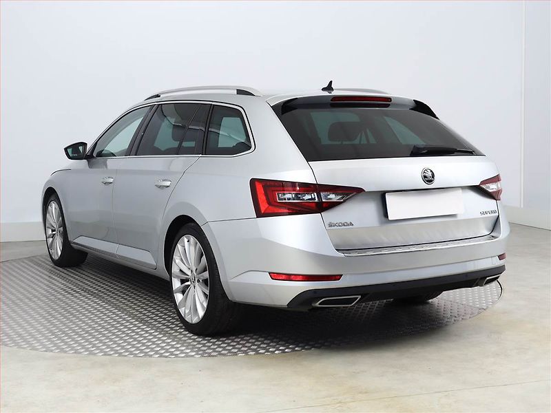Škoda Superb (2015) Ambition 2.0 TDI, Automat - fotka 4 z 19