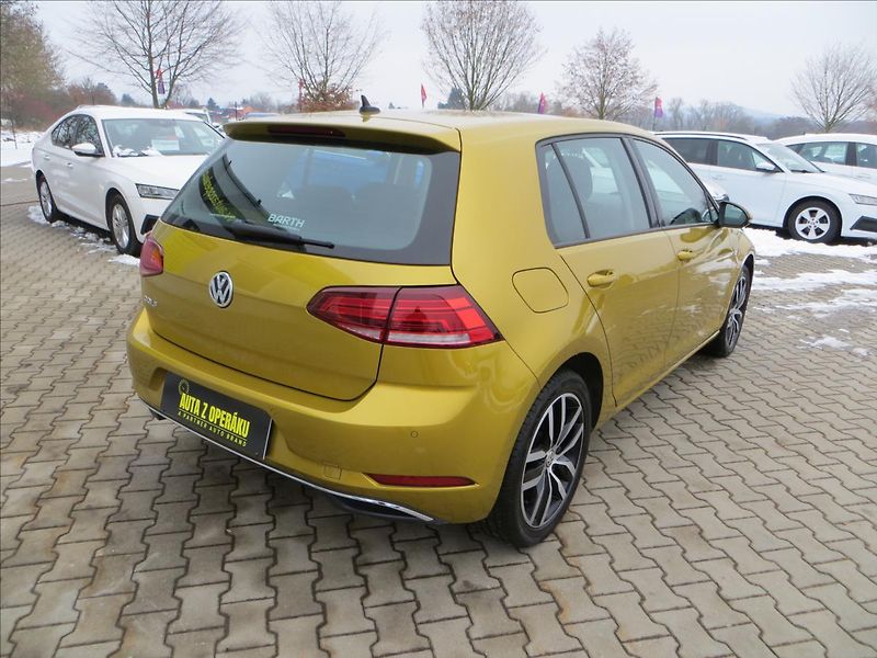 Volkswagen Golf 1,0 TSI 85kW Comfortline DSG - fotka 8 z 24