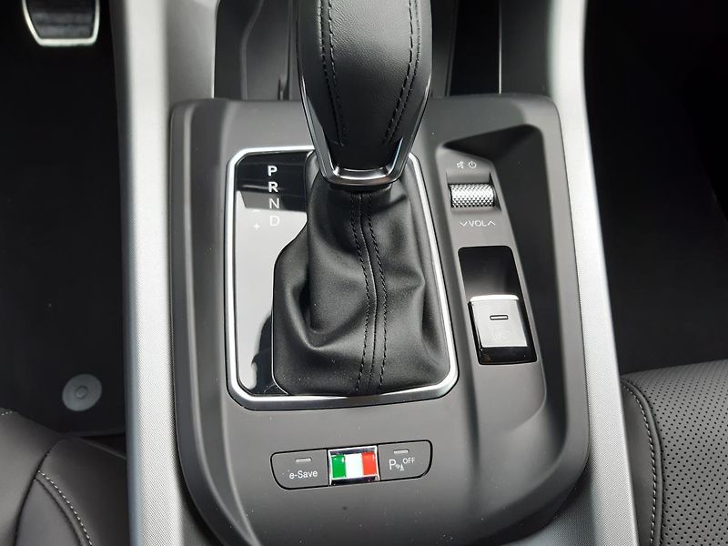 Alfa Romeo Tonale (2023) 1,3 PHEV 280 PS  Veloce - fotka 36 z 48