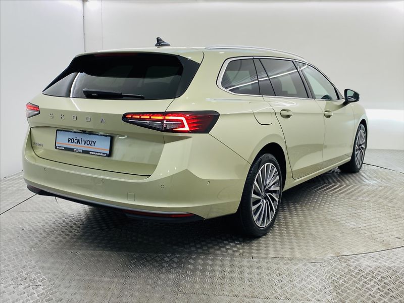Škoda Superb 2,0 TDI DSG 110 kW L&K - fotka 2 z 27