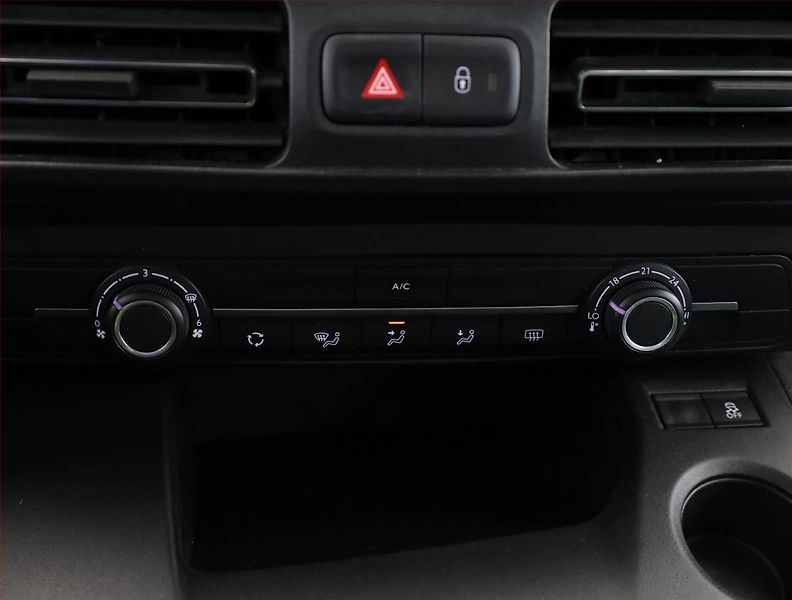 Citroën Berlingo (2020) Live 1.2 PureTech, 5Míst, ČR - fotka 12 z 16