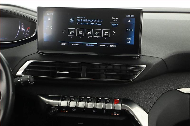 Peugeot 5008 (2022) Allure 1.5 BlueHDi - fotka 9 z 19