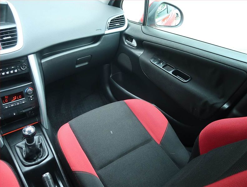 Peugeot 207 (2012) 1.4 VTi, po STK, jezdí výborně - fotka 8 z 14