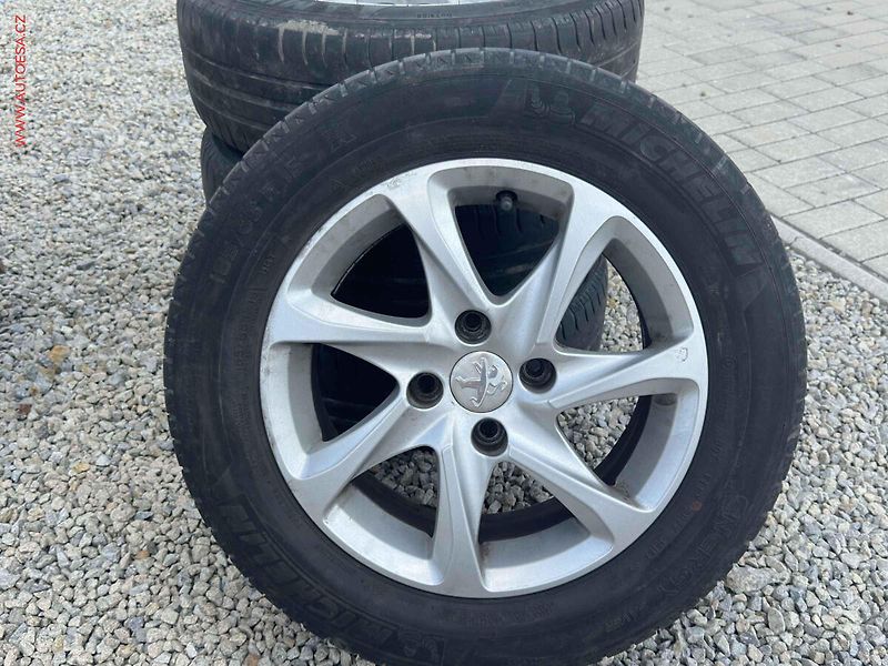 Peugeot 208 (2016) 1.6 HDi, ČR, AC, tempo, park - fotka 19 z 20