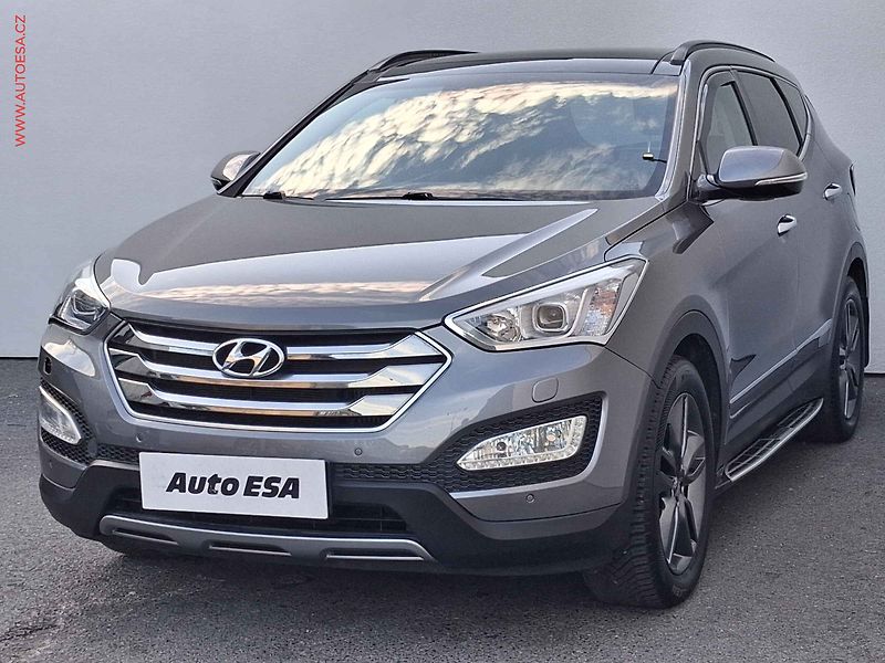Hyundai Santa Fe (2015) 2.2 CRDi 4x4, Premium, AT - fotka 3 z 23