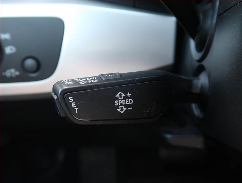 Audi A4 (2017) 2.0 TDI, Automat, Serv.kniha - fotka 19 z 23