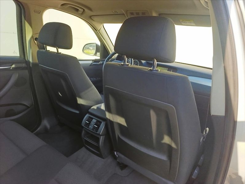 BMW X3 2,0 d X-Drive Aut.,Navi,Bi-xen - fotka 24 z 36