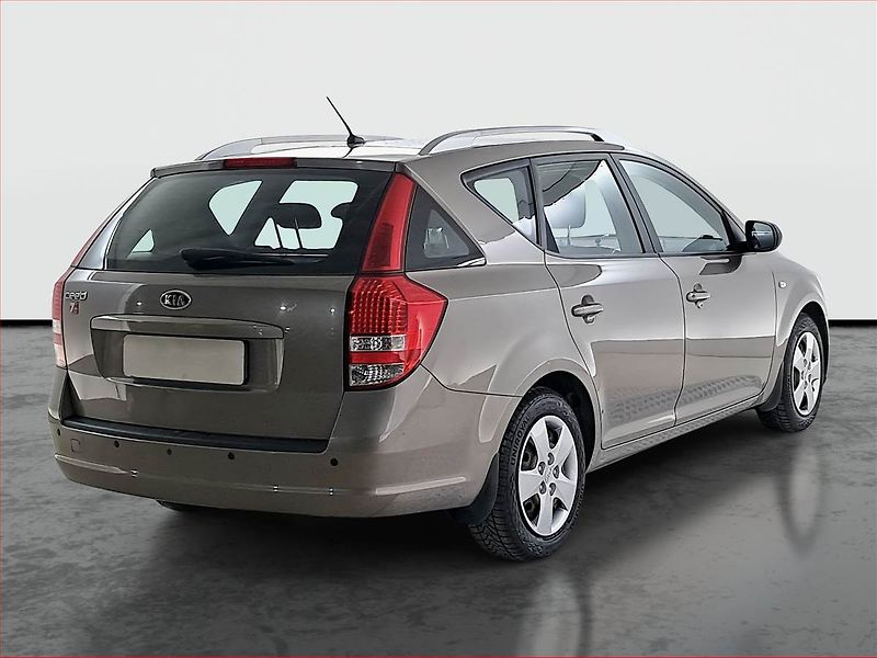 Kia Ceed (2010) 1.4 CVVT, Navi, Park. senzory - fotka 5 z 16