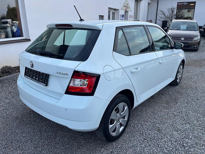 Škoda Fabia (2015) 1.0 MPi Top stav - fotka 2 z 25