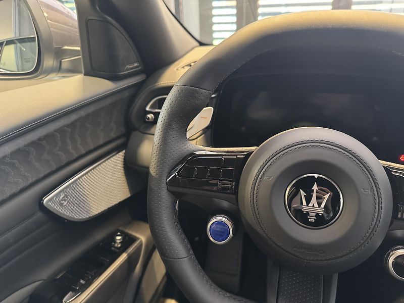 Maserati Grecale (2026) 300 HP *Ventilace*Matrix* - fotka 15 z 18
