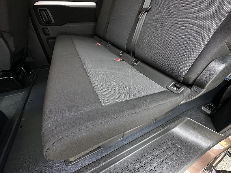 Toyota ProAce (2020) AUTOMAT 2.0/130kW ČR * 5.Míst  - fotka 24 z 36