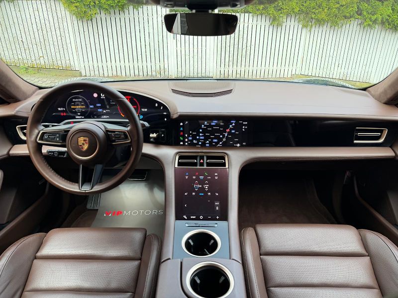 Porsche Taycan TURBO-BOSE- SERVIS - fotka 17 z 33