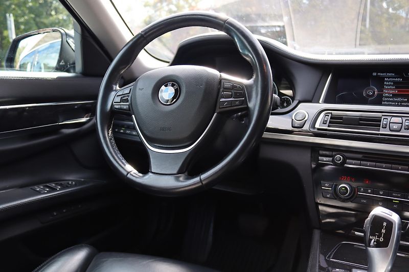 BMW Řada 7 730D XDRIVE F01 190kW - fotka 28 z 48