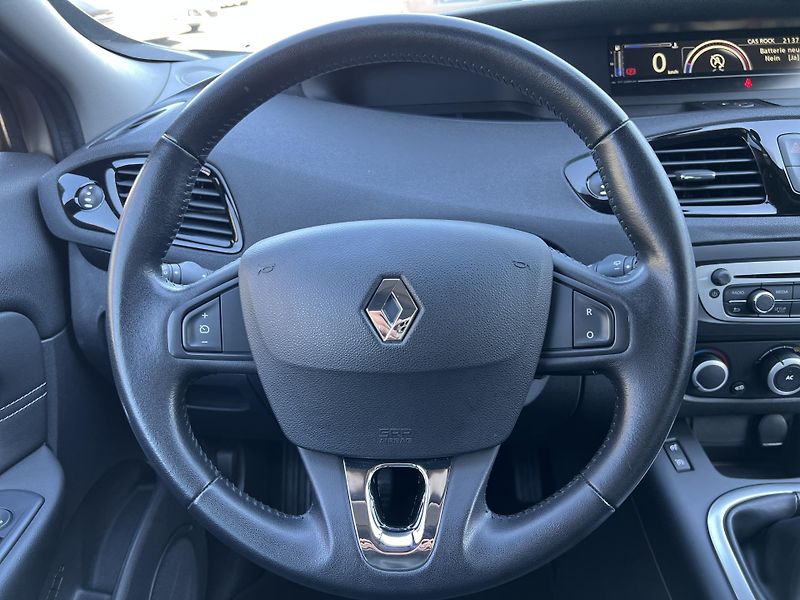 Renault Scénic 1.2TCe KLIMA TEMPOMAT ALU - fotka 15 z 43