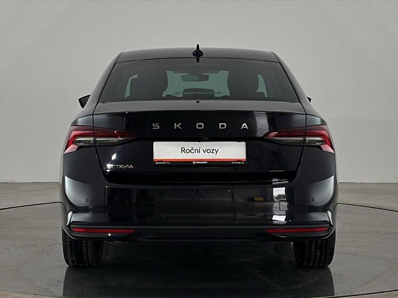 Škoda Octavia Top Selection DSG - fotka 17 z 29