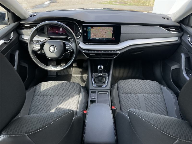 Škoda Octavia 2,0 TDI Combi Style Plus TAŽNÉ - fotka 6 z 23