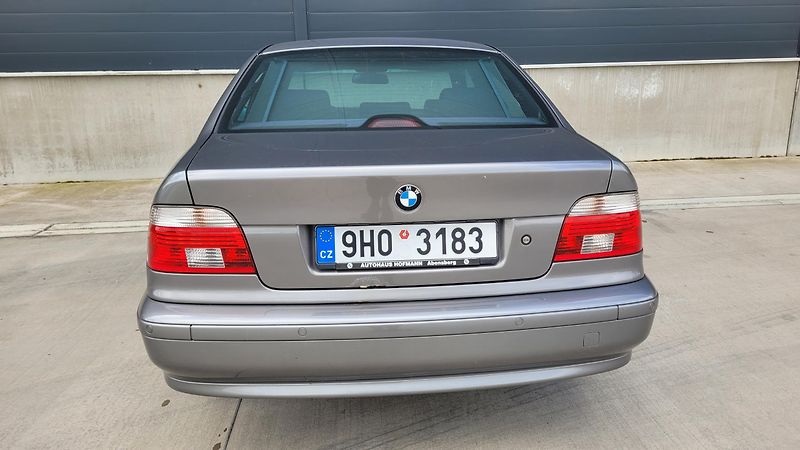 BMW Řada 5 520i 125kw  - fotka 11 z 20