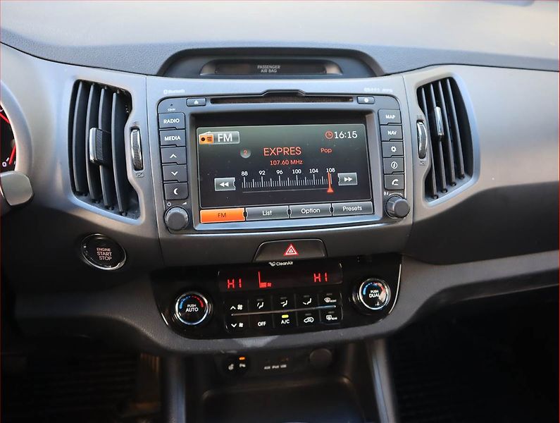 Kia Sportage (2012) 2.0 CRDi, Navi, Tempomat - fotka 12 z 17