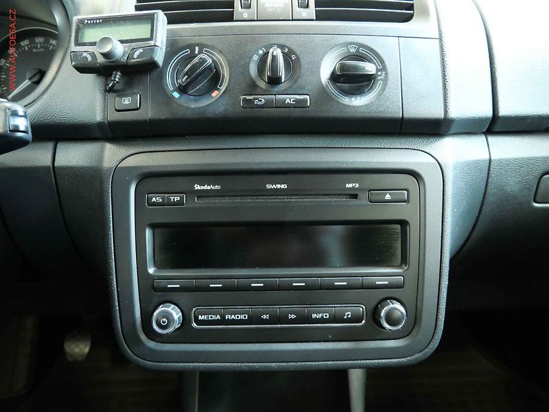 Škoda Fabia (2012) 1.6 TDi, Ambiente, park - fotka 13 z 17