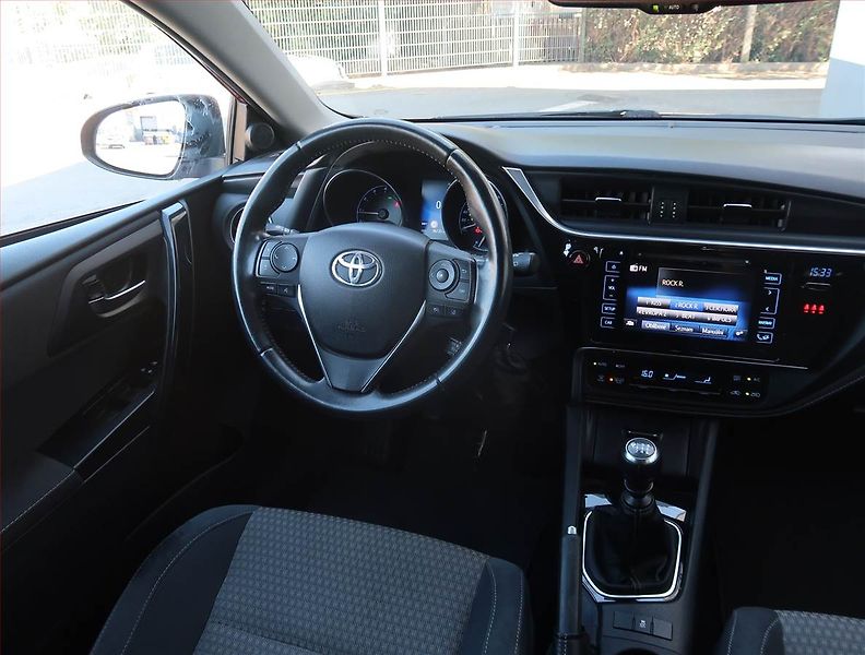 Toyota Auris (2018) 1.6 Valvematic, Tempomat - fotka 7 z 21