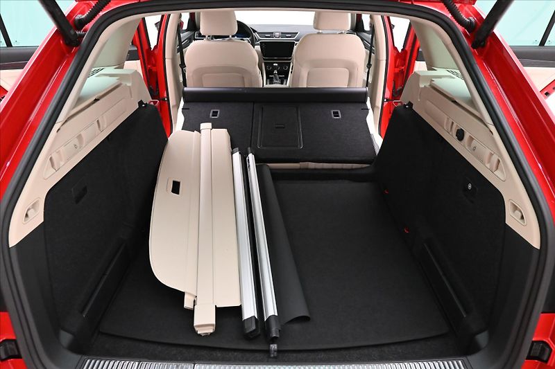 Škoda Superb 2,0 TDI 110kW Style DSG Záruka - fotka 11 z 33
