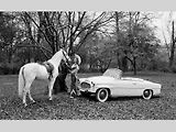 Škoda 450 s Miss USA 1957 Charlottou Sheffieldovou.