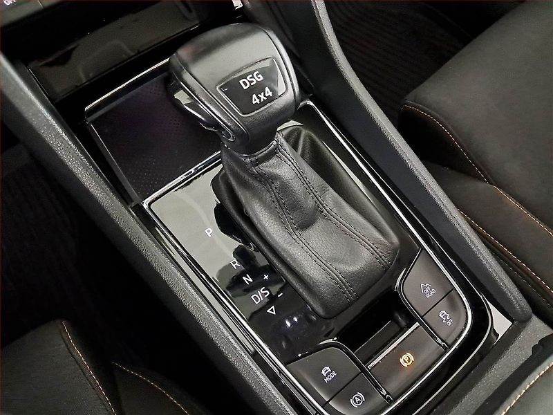 Škoda Karoq (2020) Scout 2.0 TDI - fotka 17 z 25
