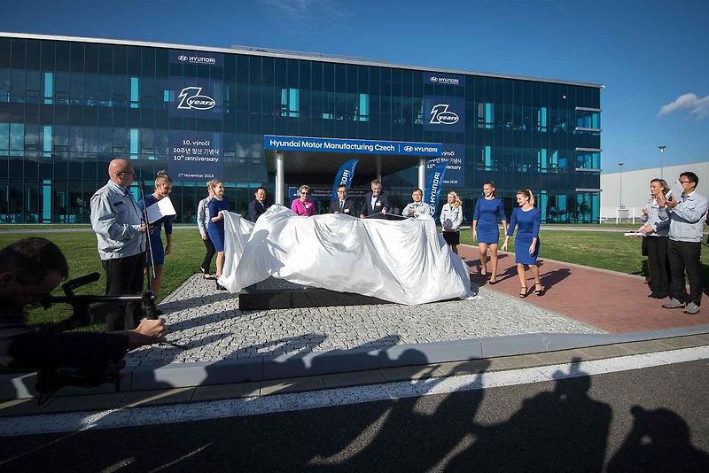 Oslavy 10. výročí zahájení sériové výroby automobilky Hyundai, 2. listopadu 2018 v Nošovicích. Na snímku Hyundai i30 Fastback N.