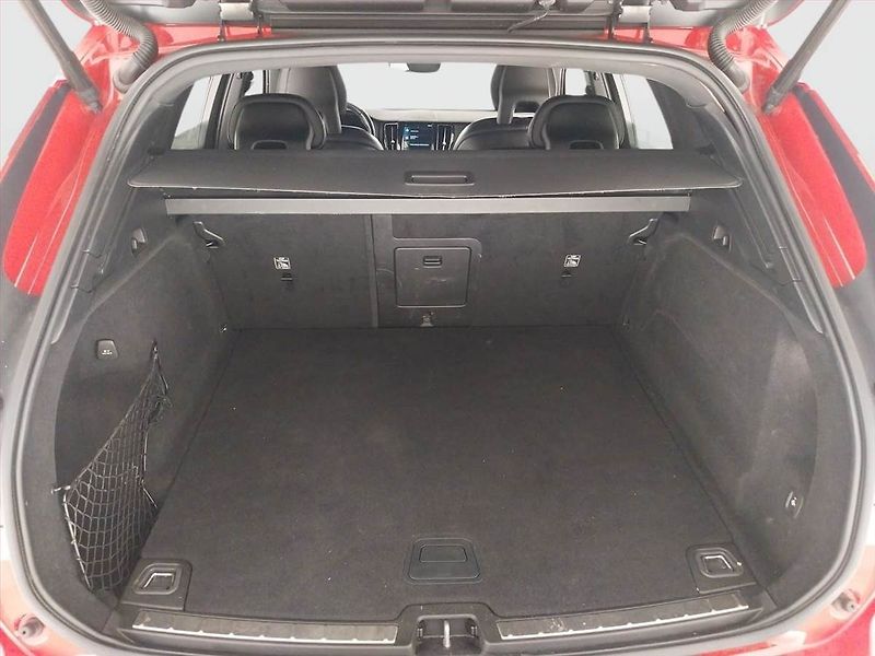 Volvo XC60 (2018) R-Design T5 AWD - fotka 14 z 30