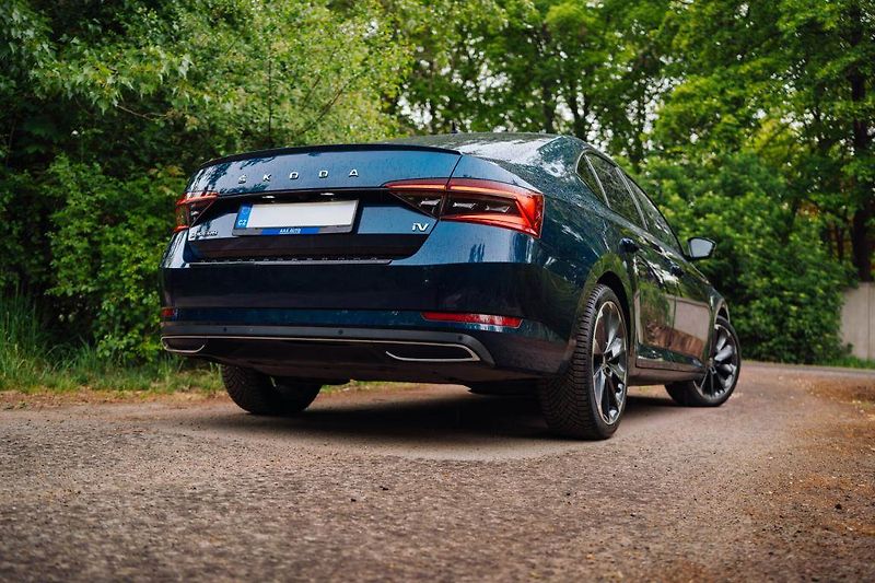 Škoda Superb (2020) iV 1.4 TSI PHEV, ČR, AUTOMAT - fotka 6 z 32