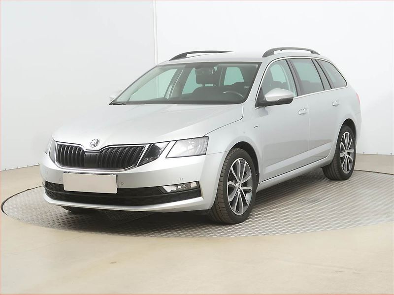 Škoda Octavia (2017) 1.6 TDI, Automat, Navi - fotka 2 z 18