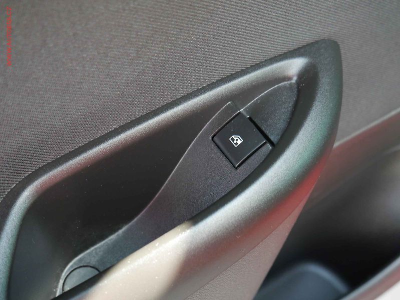 Opel Astra (2018) 1.6 CRDi Sports Tourer, ČR - fotka 12 z 20