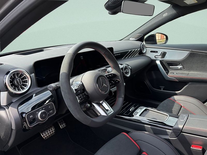 Mercedes-Benz Třídy A (2026) A 45 AMG S 4MATIC+ - fotka 9 z 15