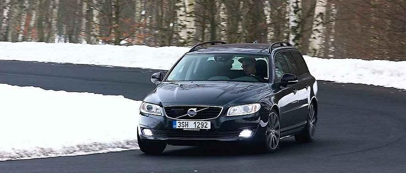 Volvo V70.