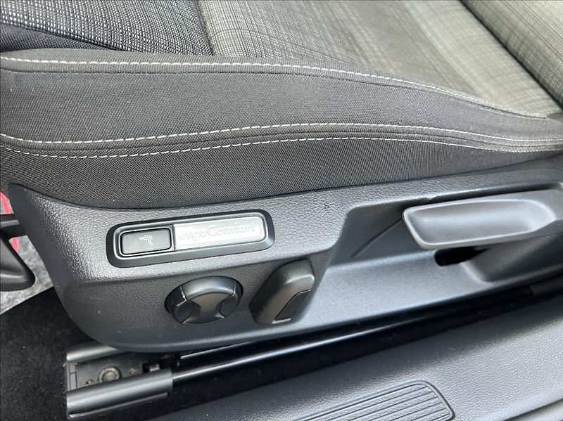 Volkswagen Passat 2,0 TDi DSG,1.Maj,Odpočet DPH - fotka 13 z 30