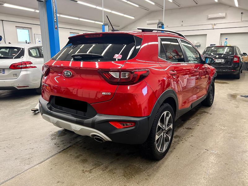 Kia Stonic 1.0 DGI  88kW - fotka 6 z 13