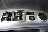 Kia Sportage (2005) 2.0i 4x4, AC, temp, tažné - náhled 14