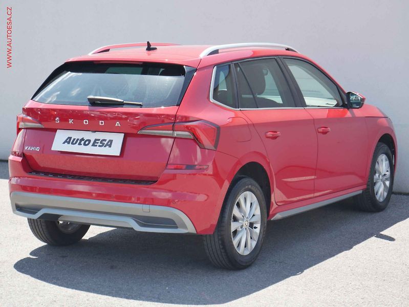 Škoda Kamiq (2021) 1.0 TSi, Style, park. kamera - fotka 4 z 21