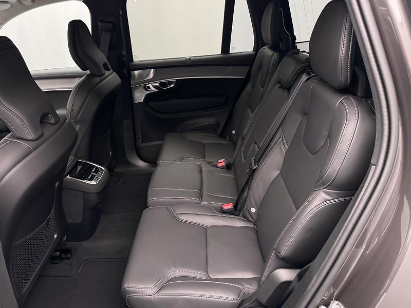 Volvo XC90 (2026) B5 AWD AUT BRIGHT ULTRA 7-míst - fotka 6 z 28