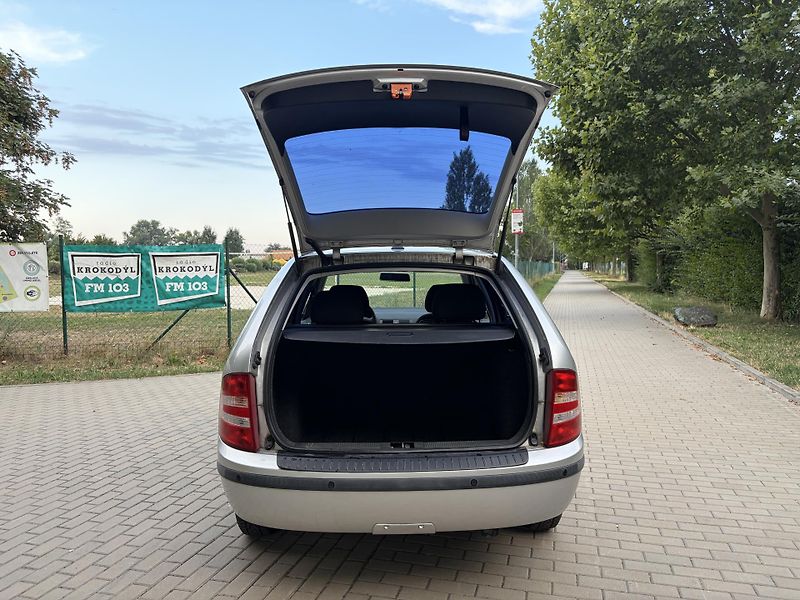 Škoda Fabia 1.4 16V - fotka 24 z 28